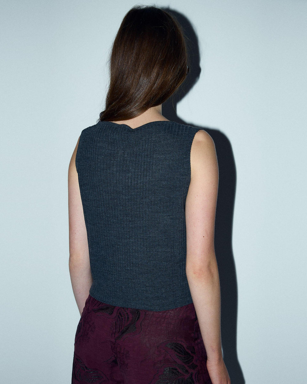 Top Punto Escote Lágrima Sin Mangas Antracita