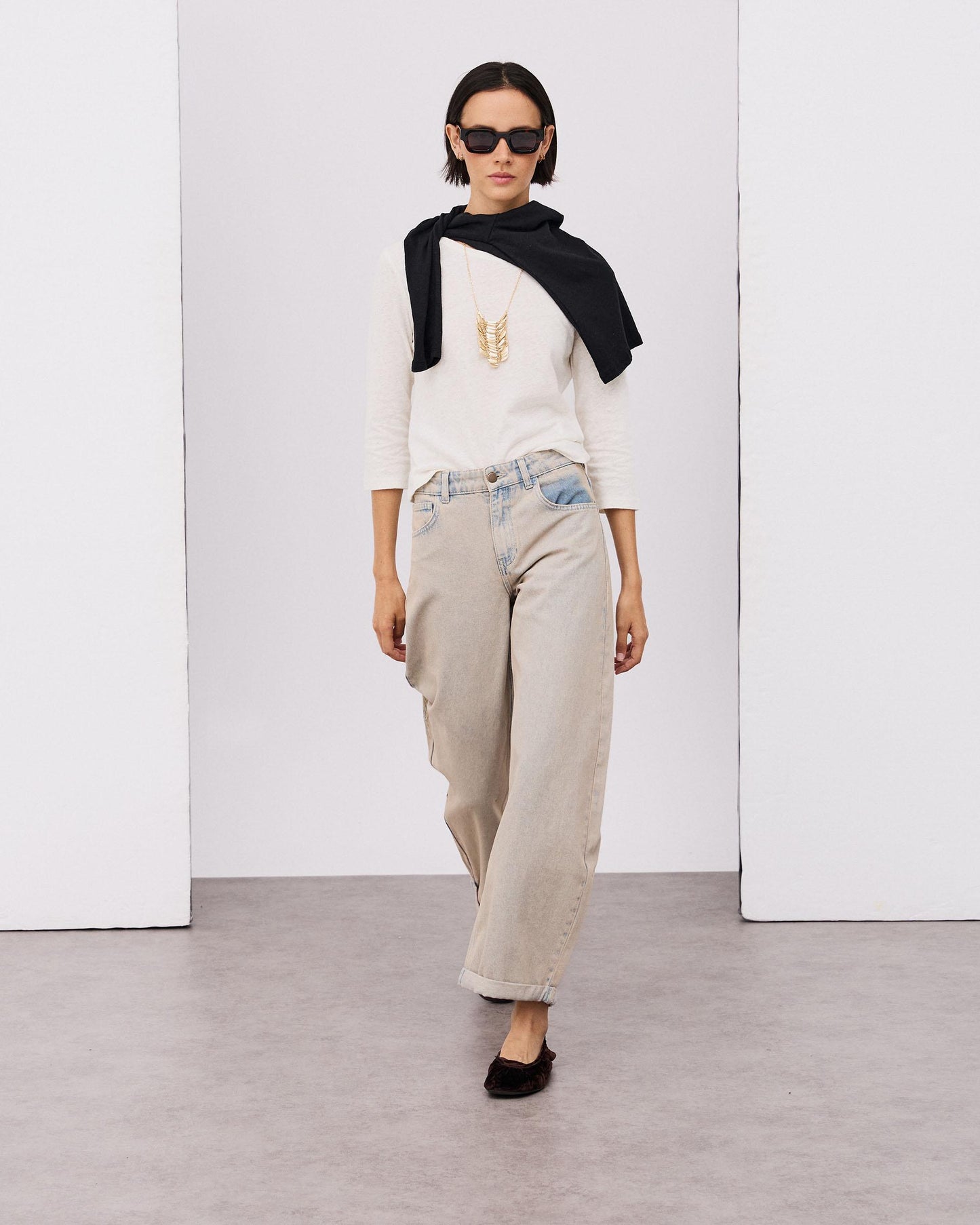 Jeans Bordados Mariposa Beige
