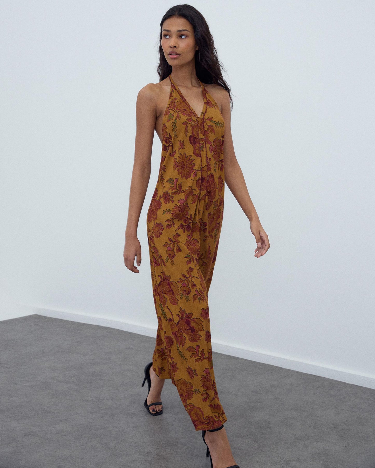 Vestido Halter Estampado Floral Multicolor