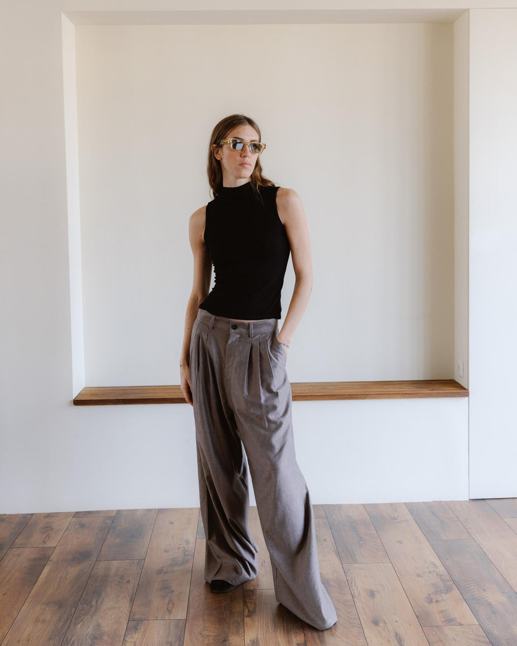 Camiseta Sin Mangas Cuello Subido Negro