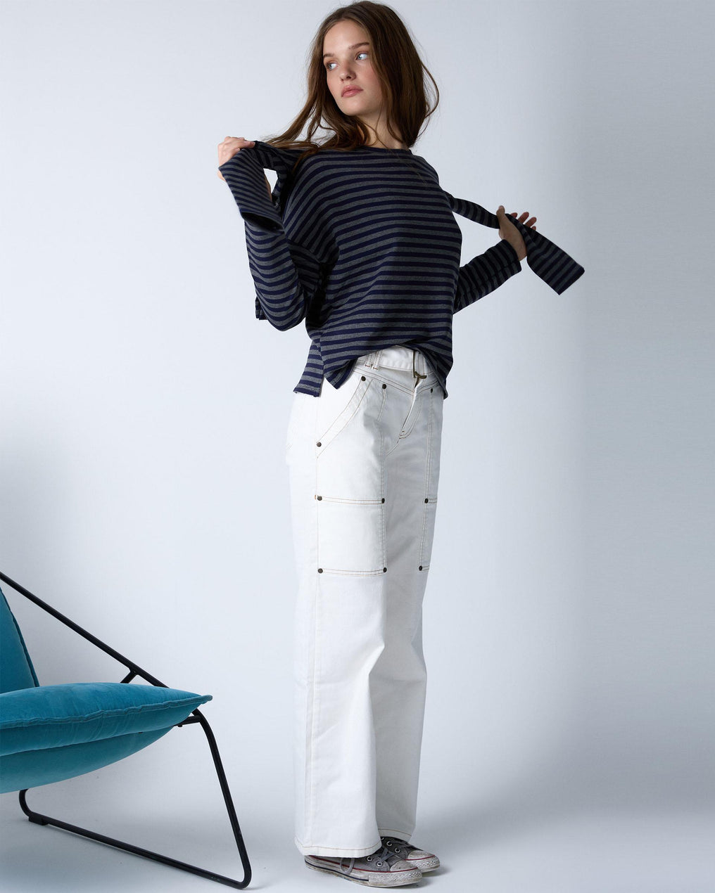 Jeans with white belt detail