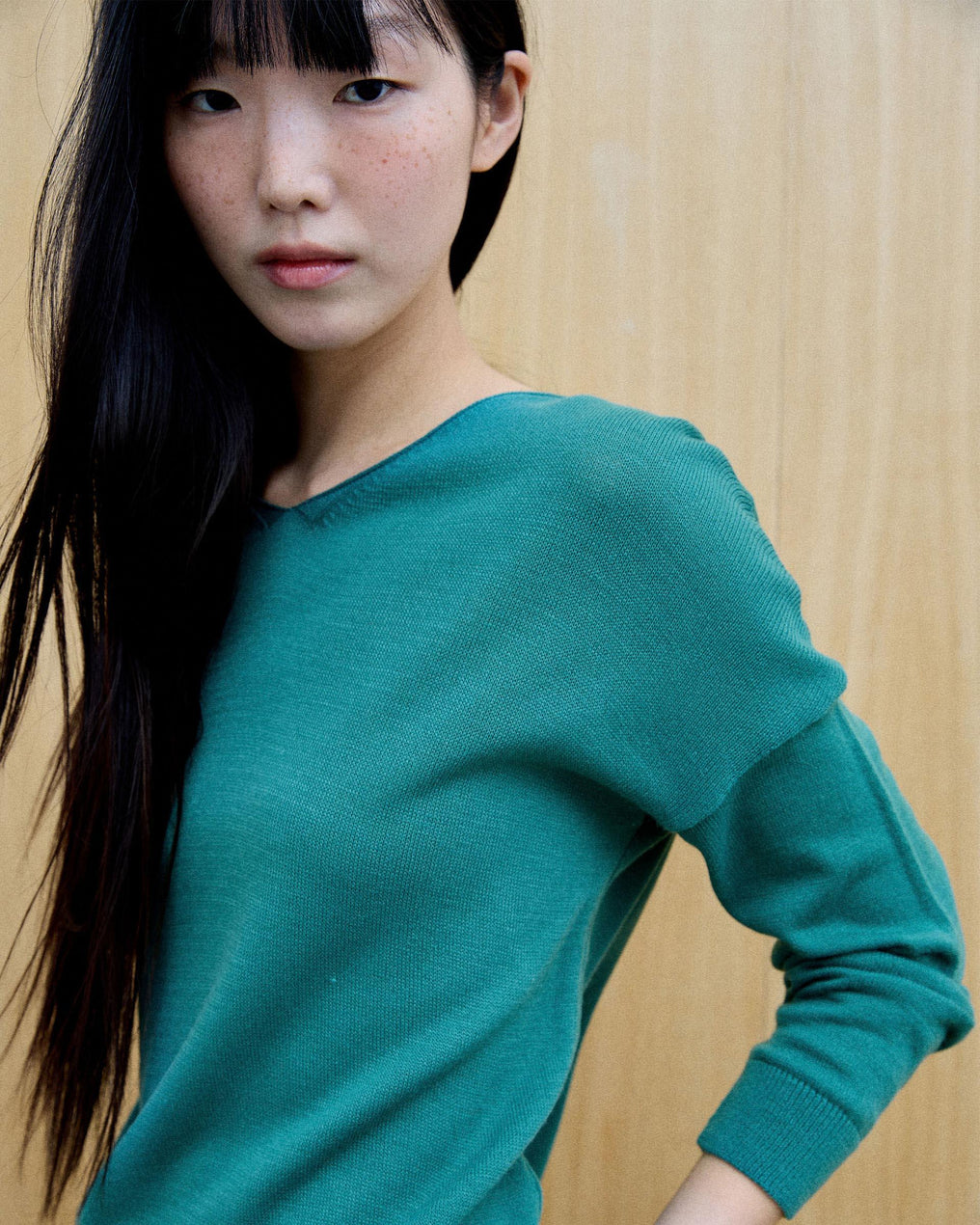 Jersey Cuello Pico Punto Fino Petróleo