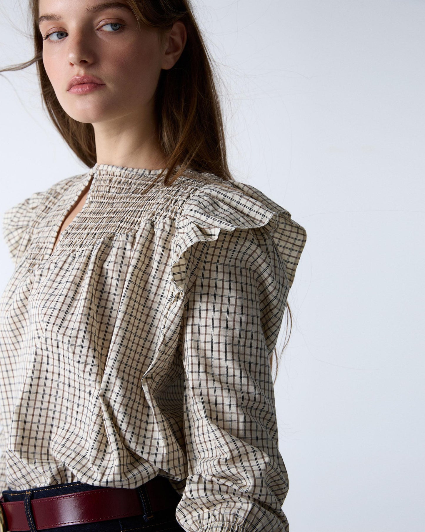 Blusa Cuadros Volantes Crudo