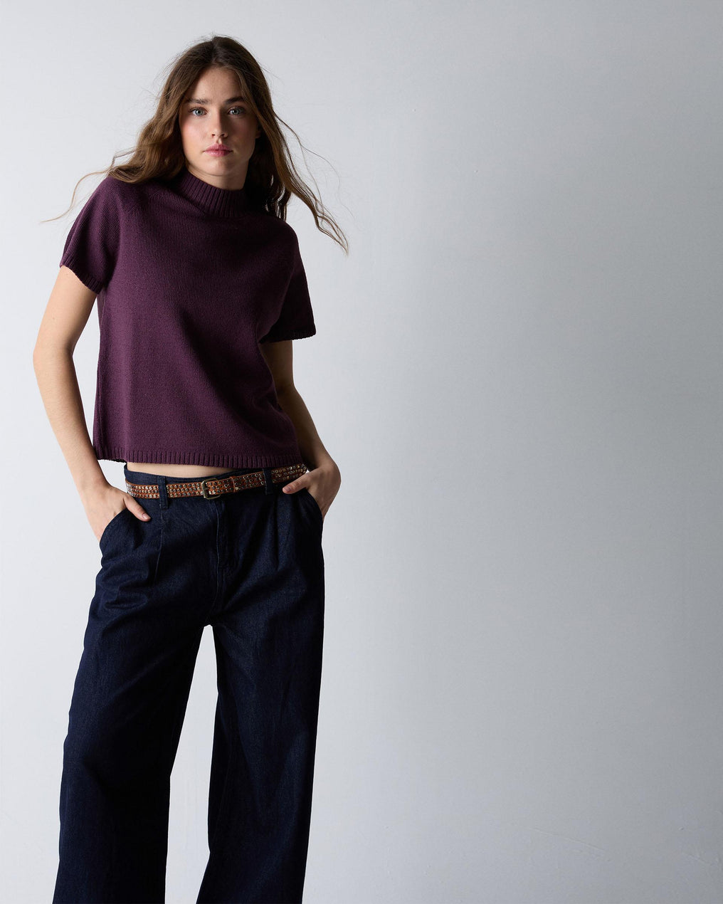 Blusa de malha roxa de manga curta