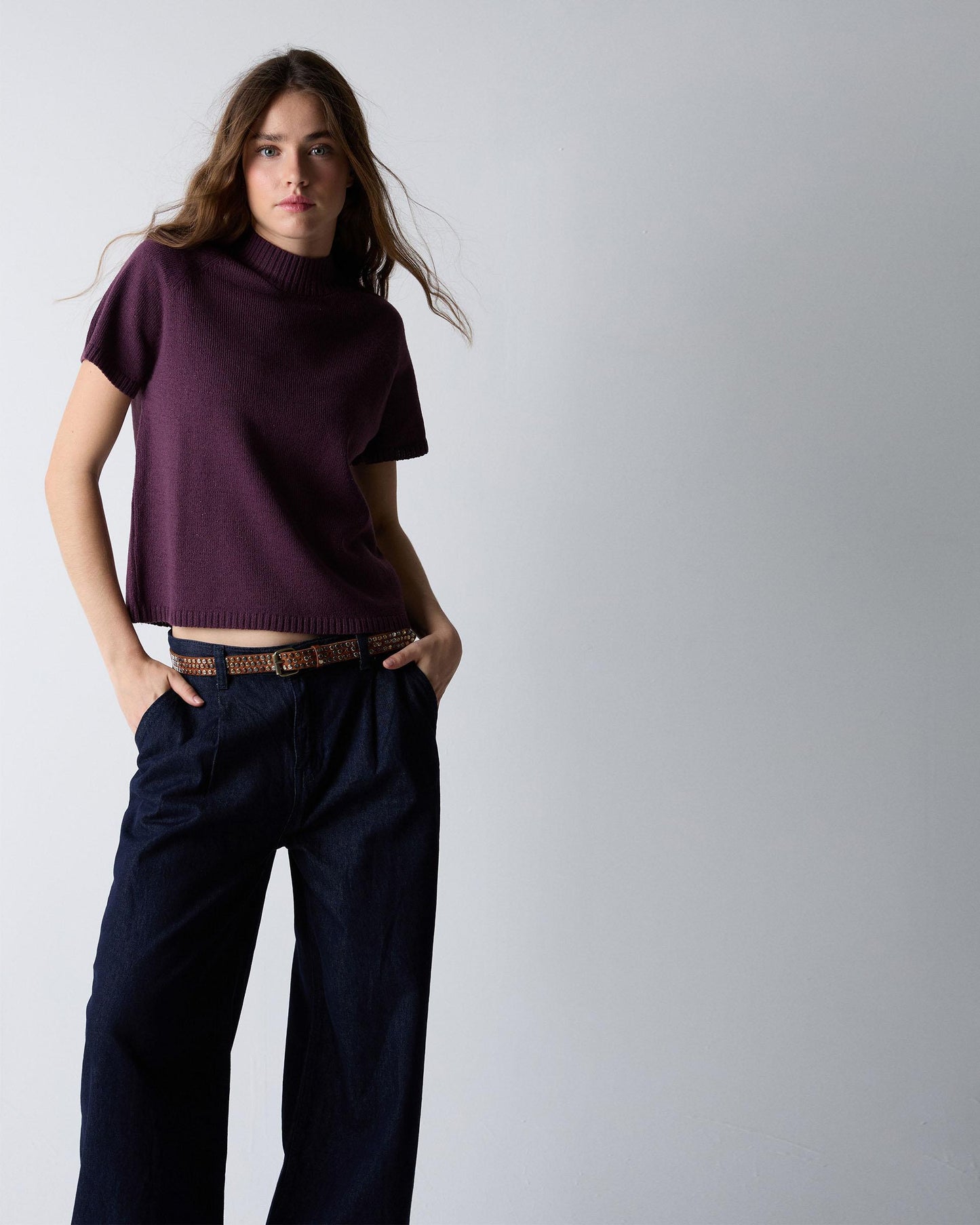 Blusa de malha roxa de manga curta