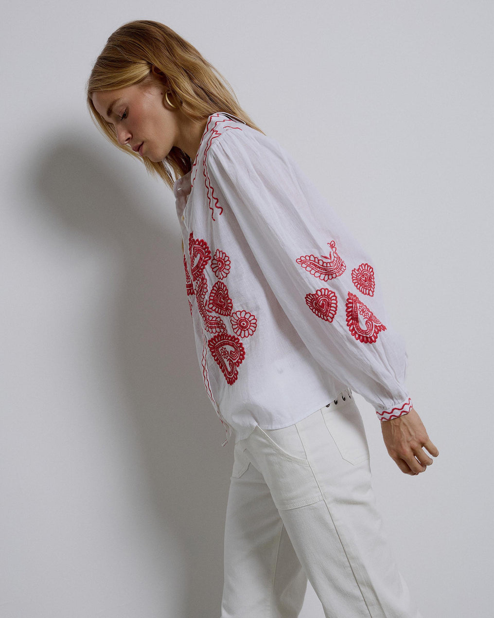 Blusa Bordados Delanteros Blanca