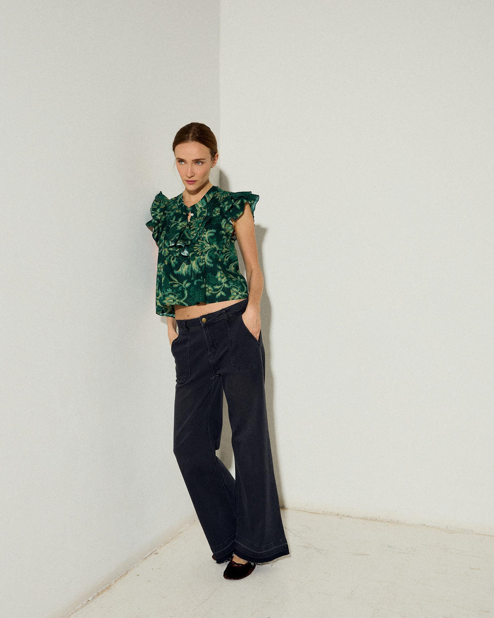 Sleeveless Blouse with Floral Print in Green