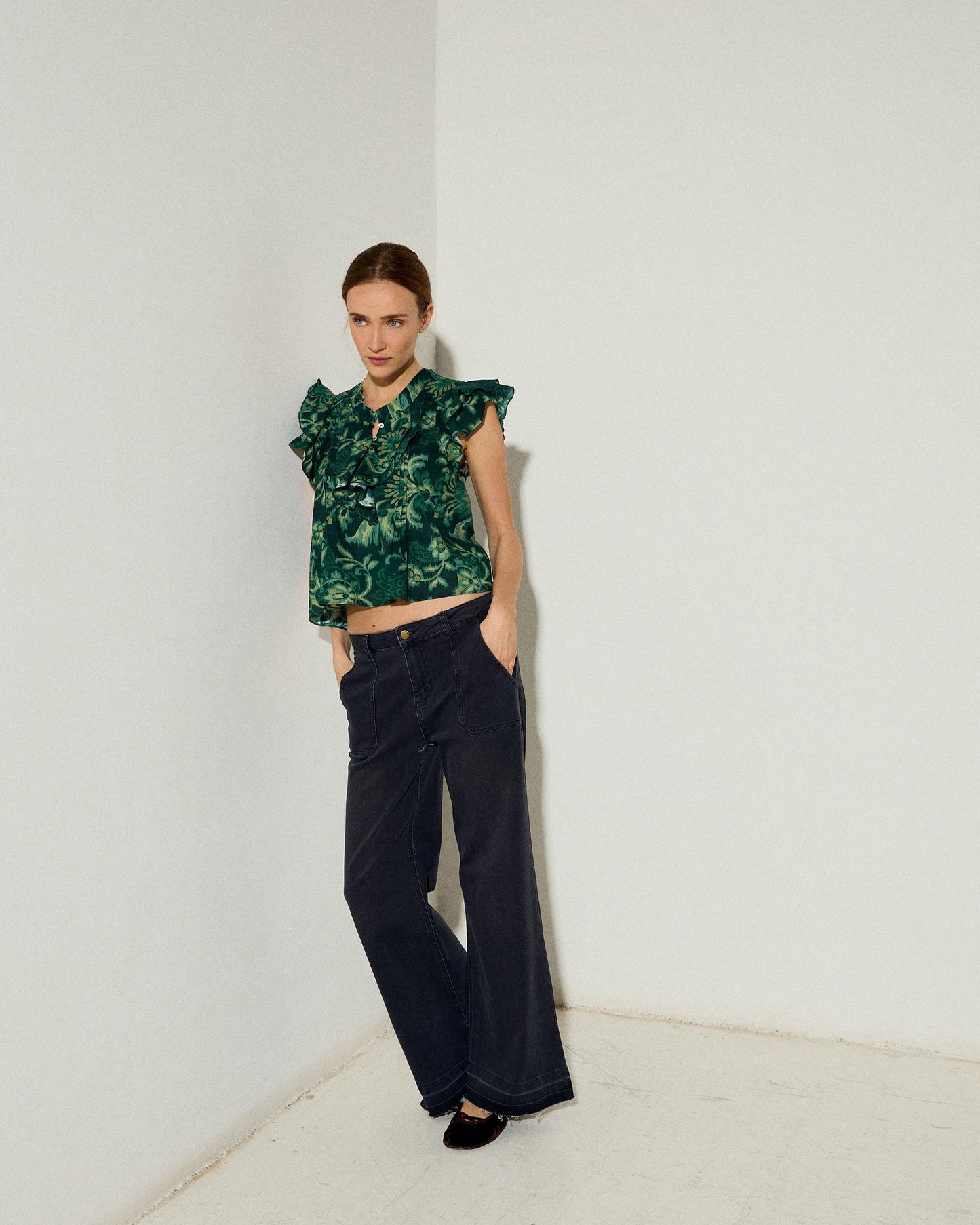 Sleeveless Blouse with Floral Print in Green