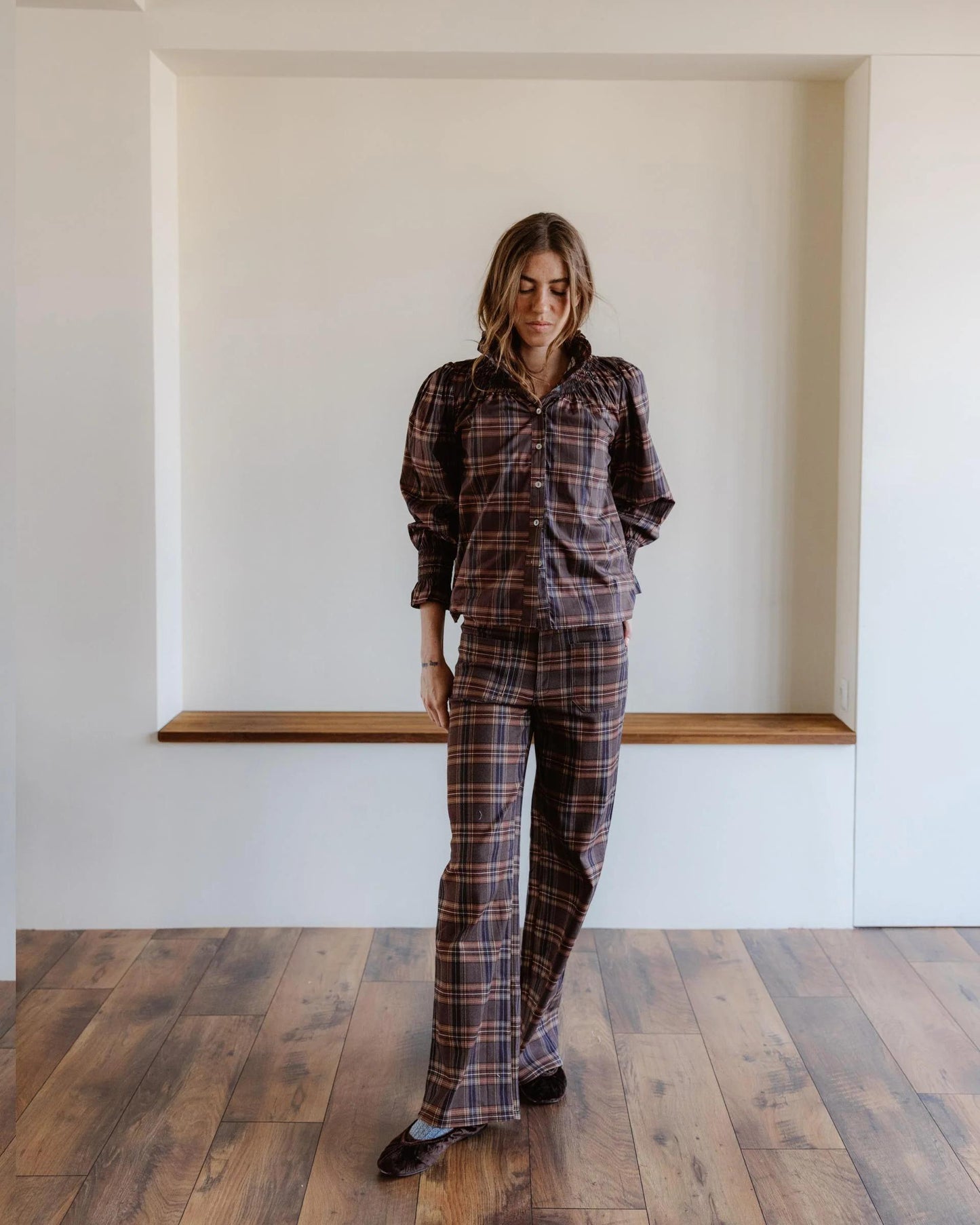 Calça xadrez com bolsos aplicados, castanho