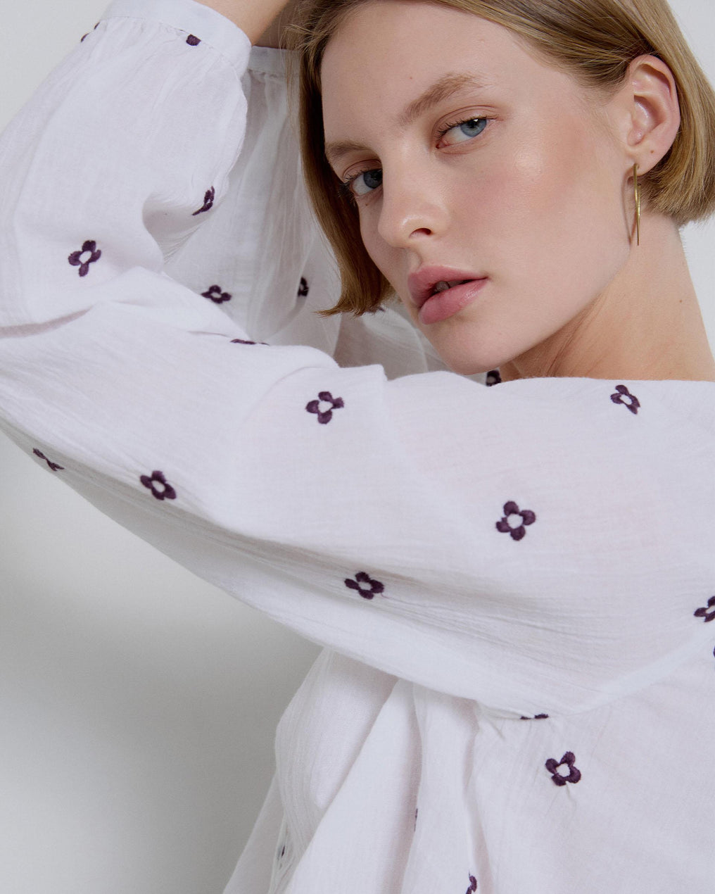 Blusa Bordados Flores Blanca