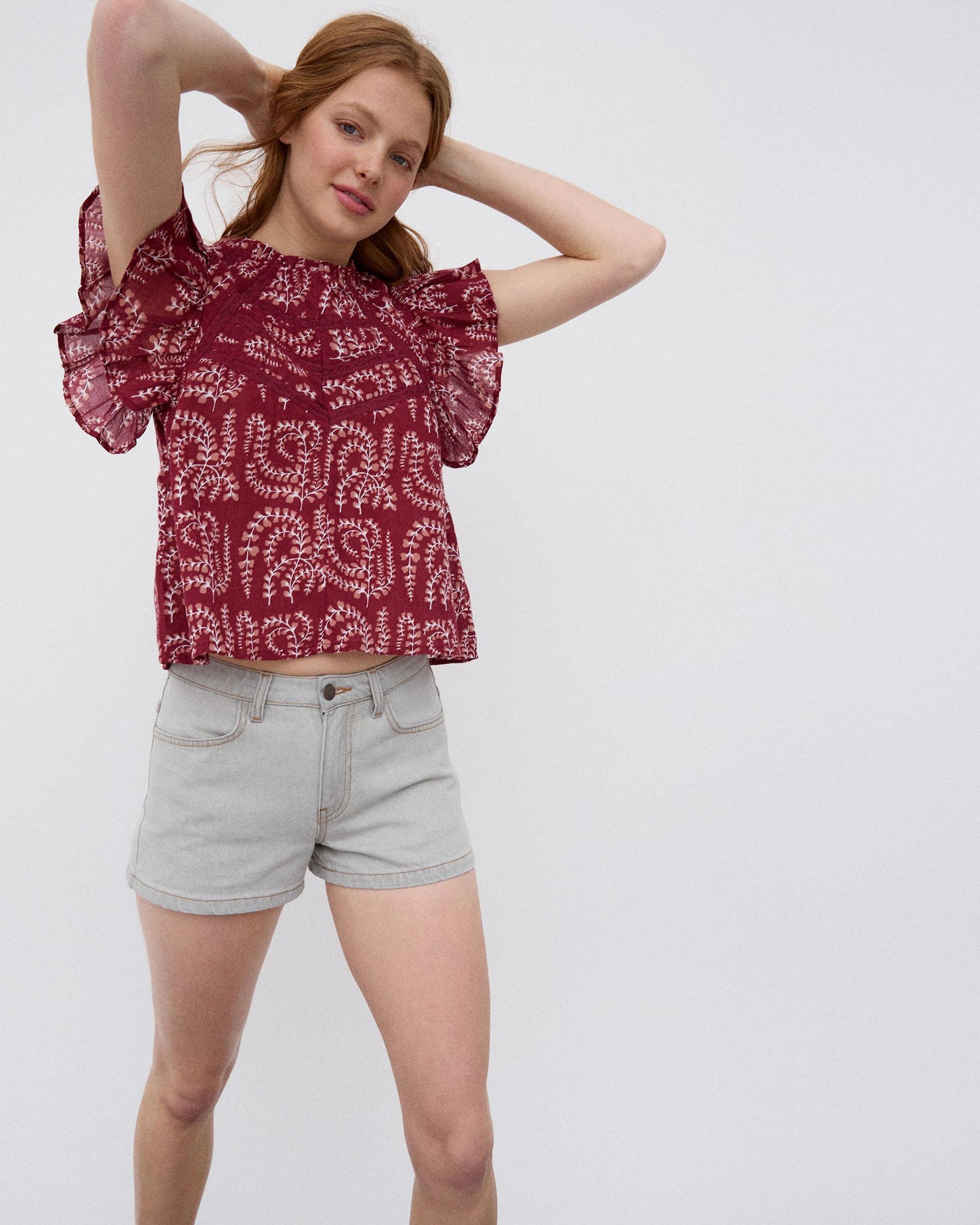 Blusa Manga Curta Folhos Rendas Estampada Grená