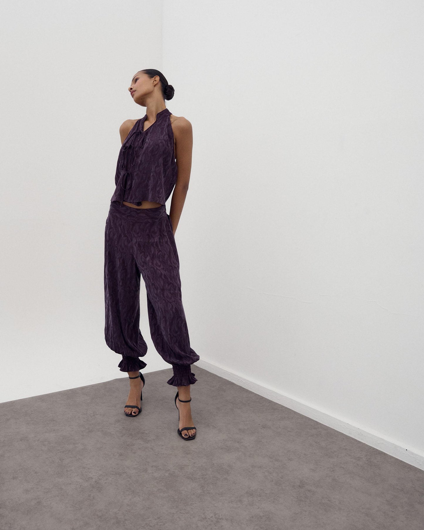 Pantalón Goma Puño Volante Jacquard Morado