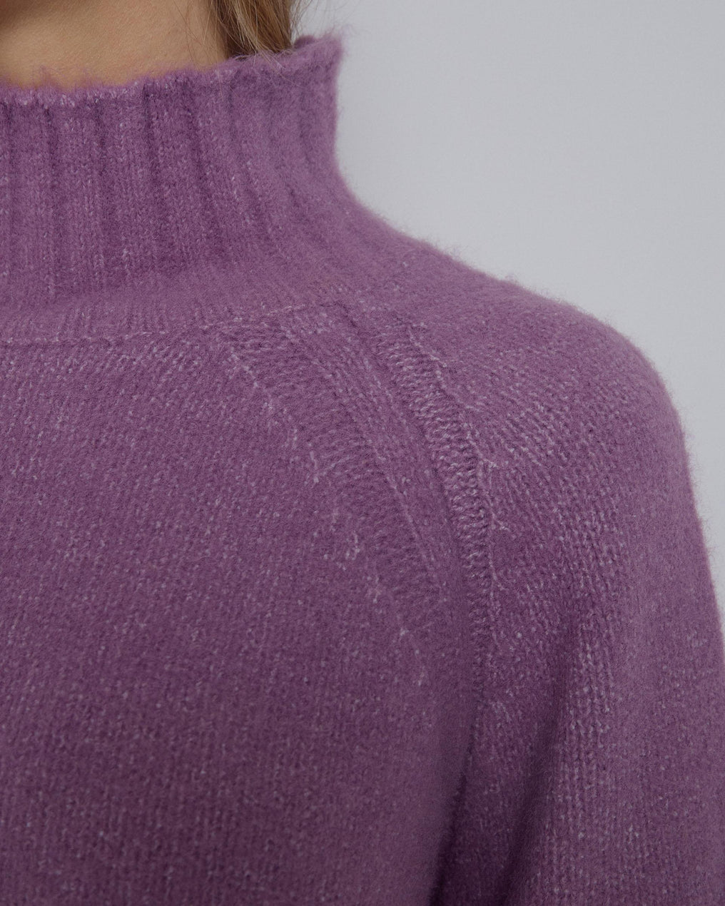 Jersey Punto Cuello Alto Lila