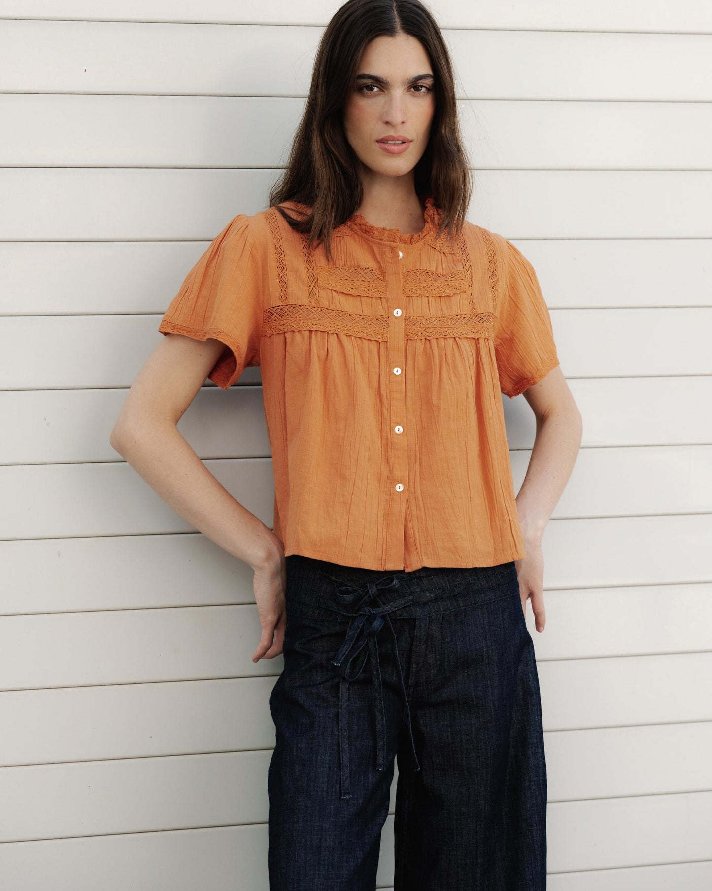 Blusa Puntillas Delanteras Botones Naranja