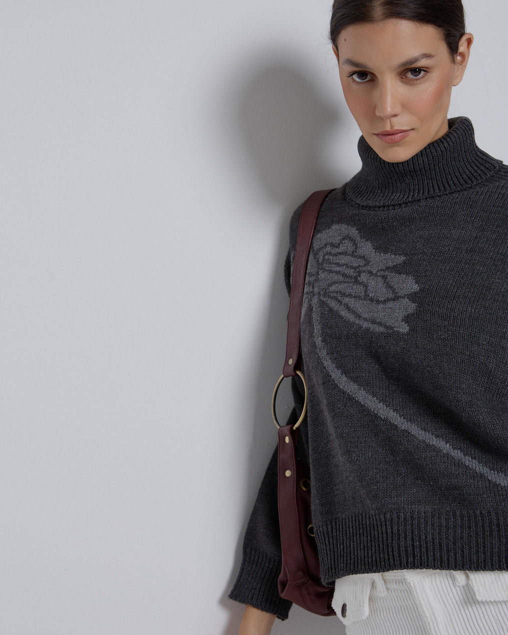 Jersey Cuello Alto Flor Antracita