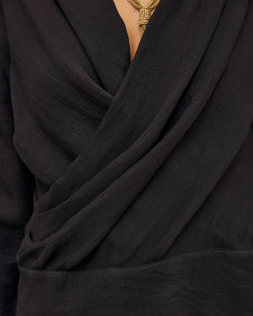 Blusa Drapeada Botones Laterales Negro