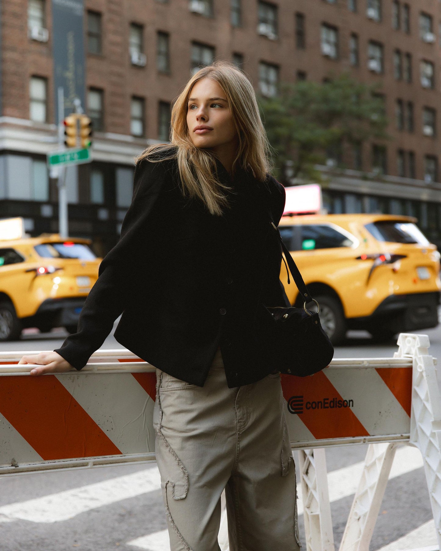Casaco preto com gola Mao e mistura de lã