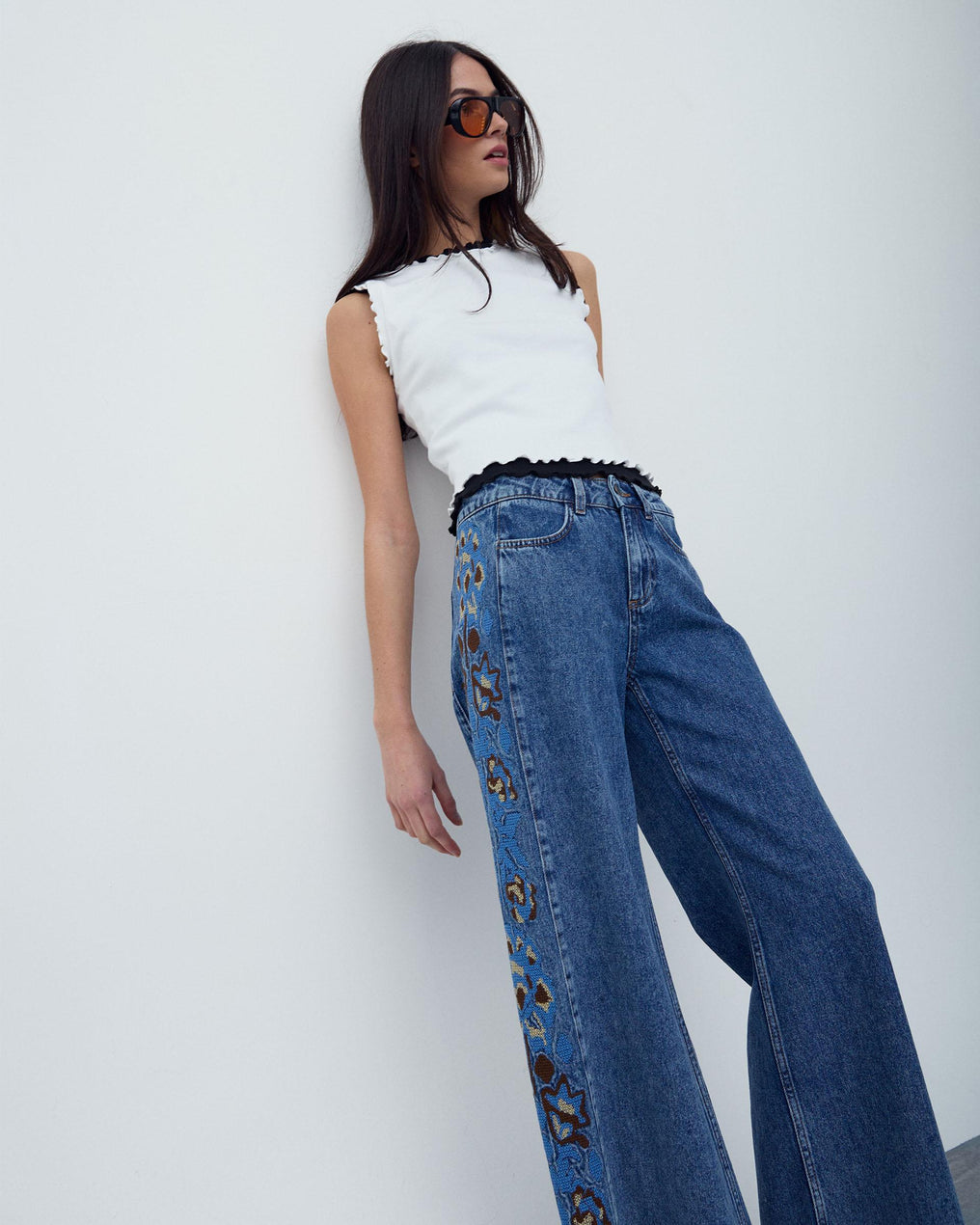Jeans Bordados Flores Laterais Azul