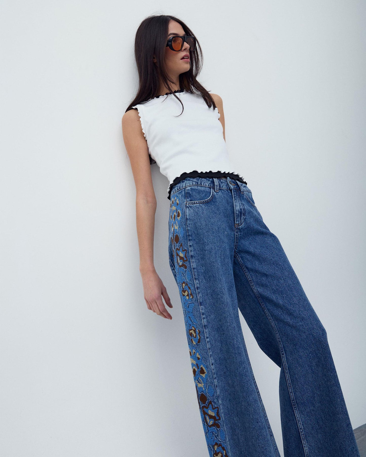 Jeans Bordados Flores Laterais Azul