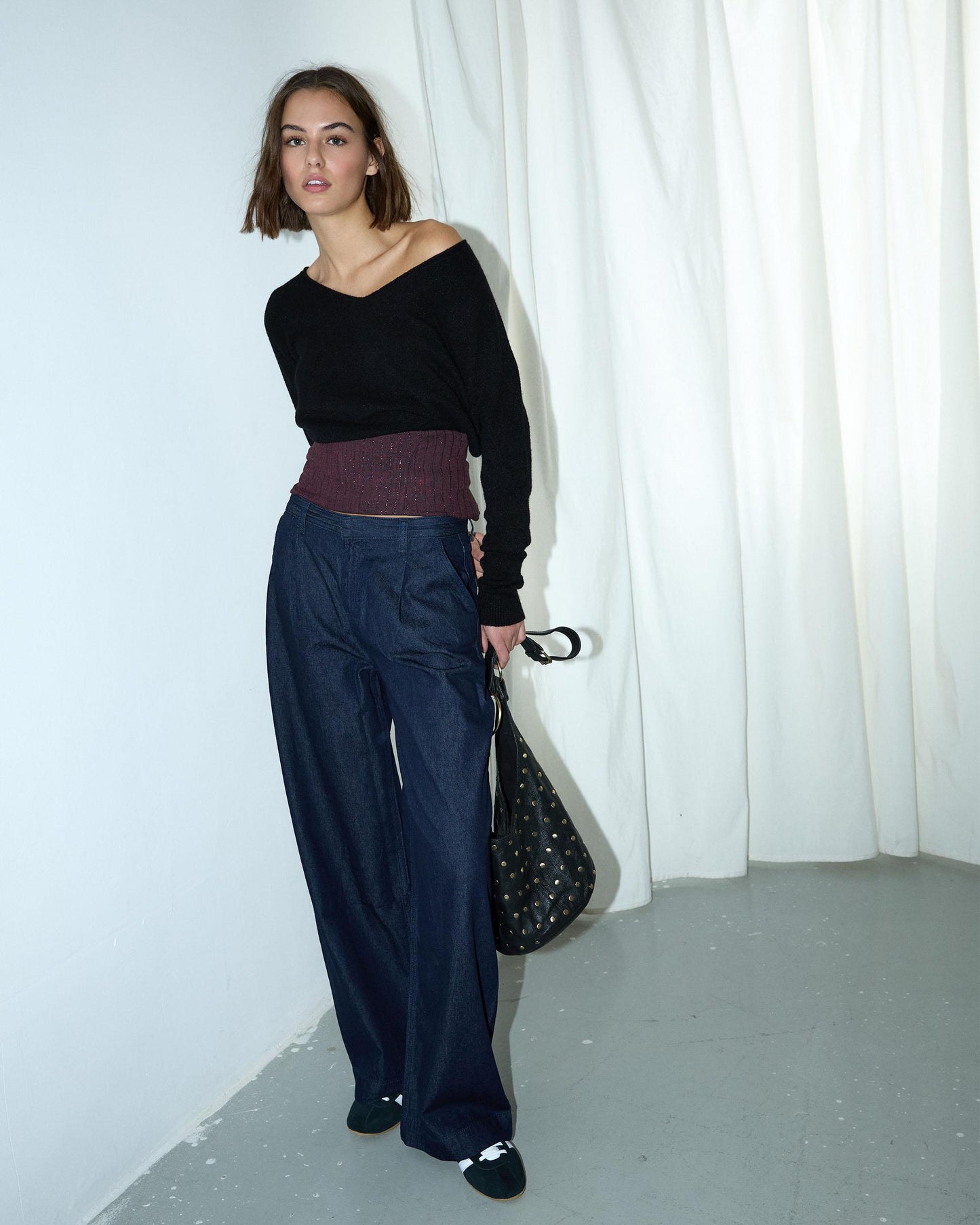 Jersey Cuello Pico Bajo Asimétrico Negro