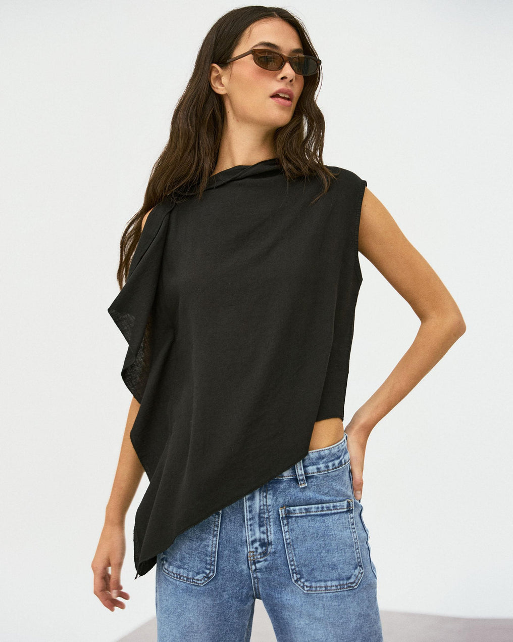 Top Asymétrique Volant Latéral Lin Noir