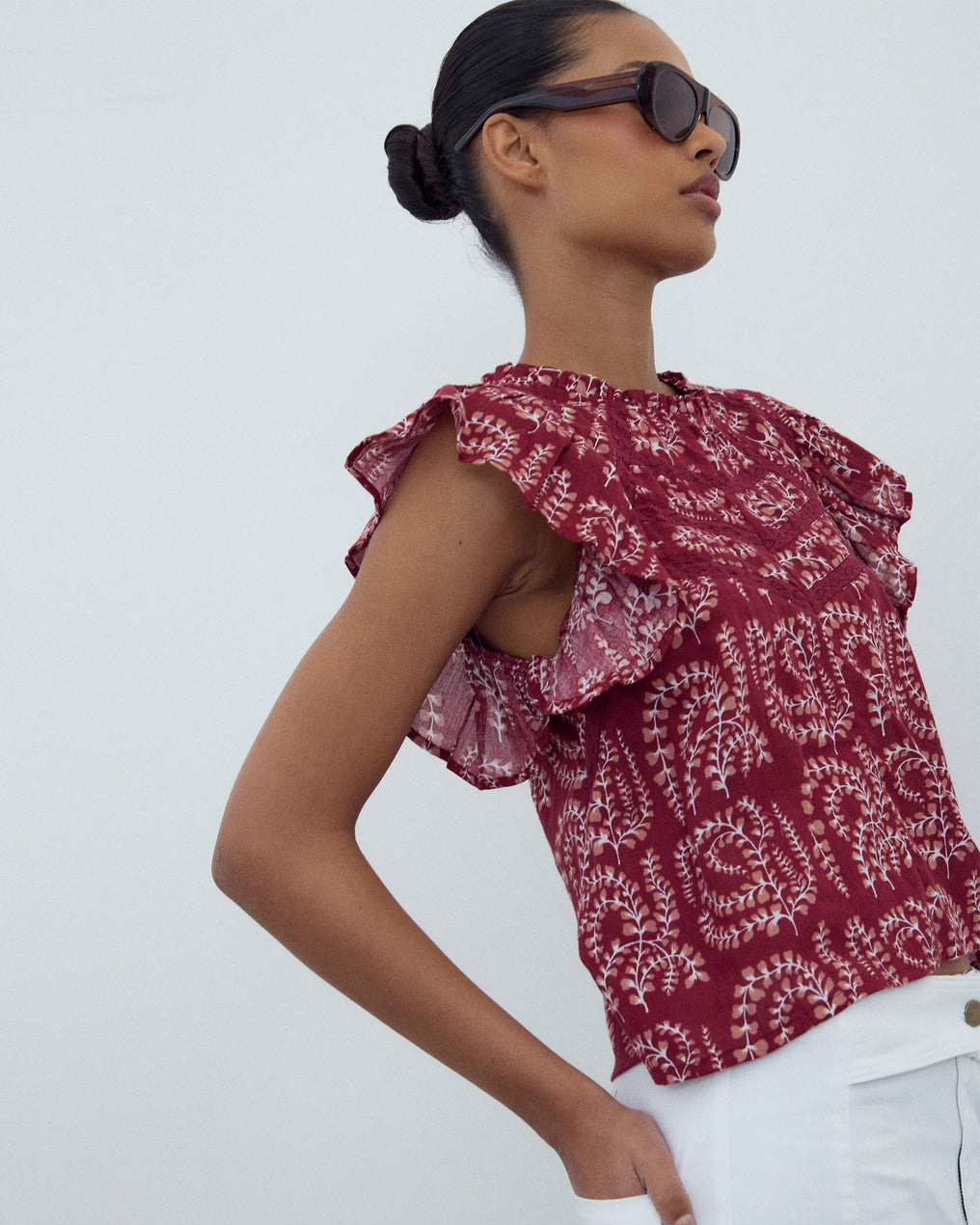 Blusa Manga Curta Folhos Rendas Estampada Grená