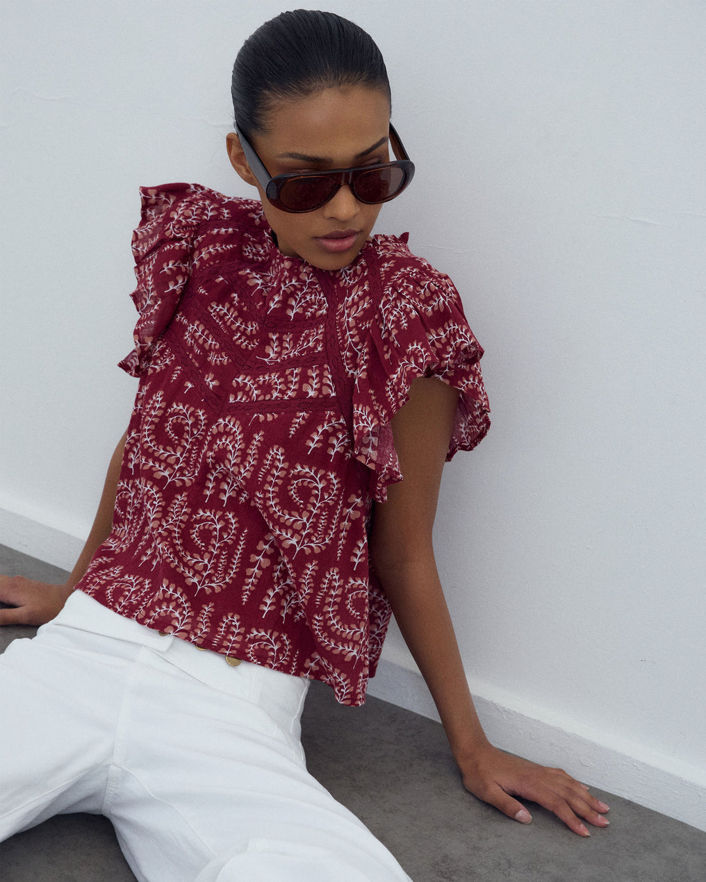 Blusa Manga Curta Folhos Rendas Estampada Grená