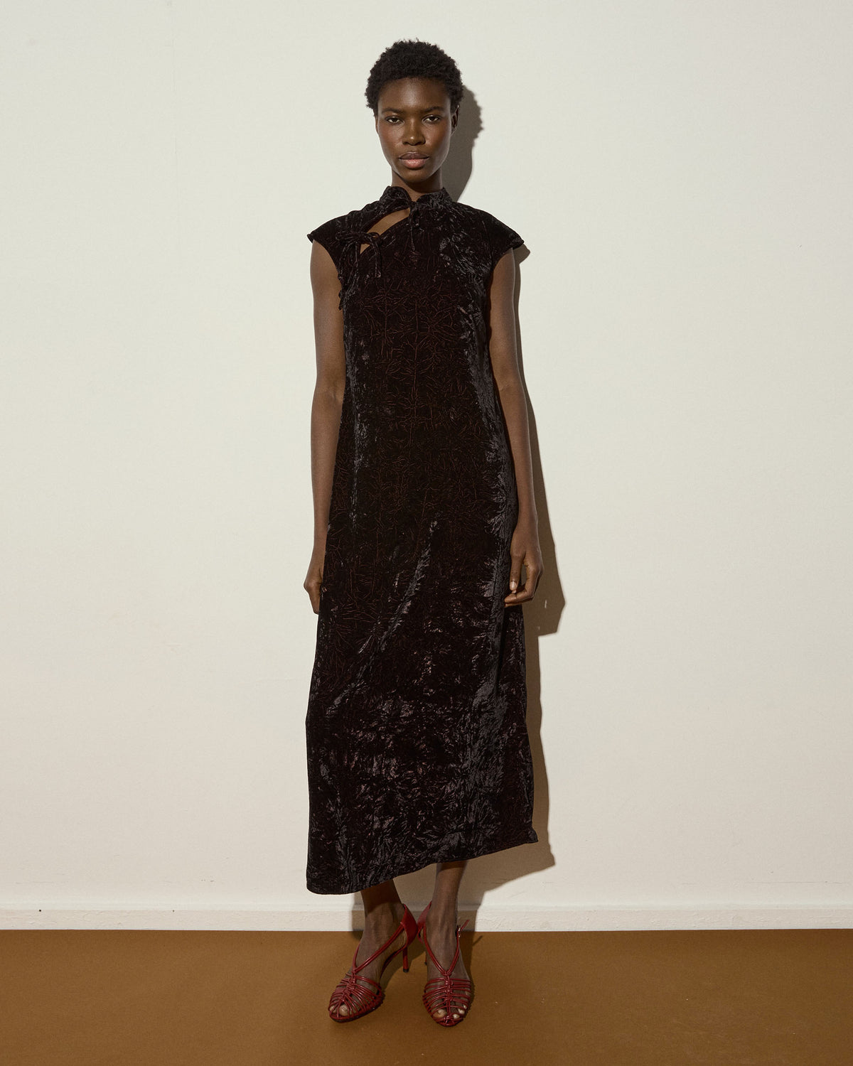 Vestido Terciopelo Lazadas Laterales Negro