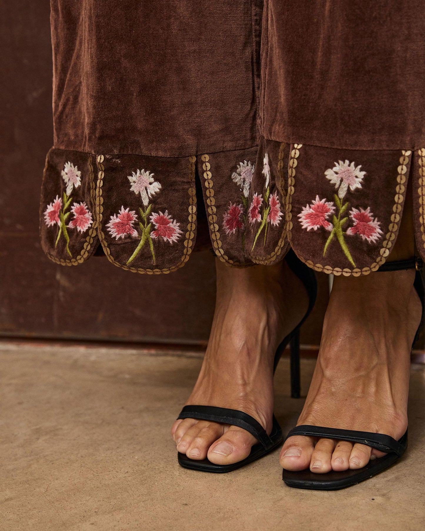 Pantalón Terciopelo Bordados Lentejuelas Marrón
