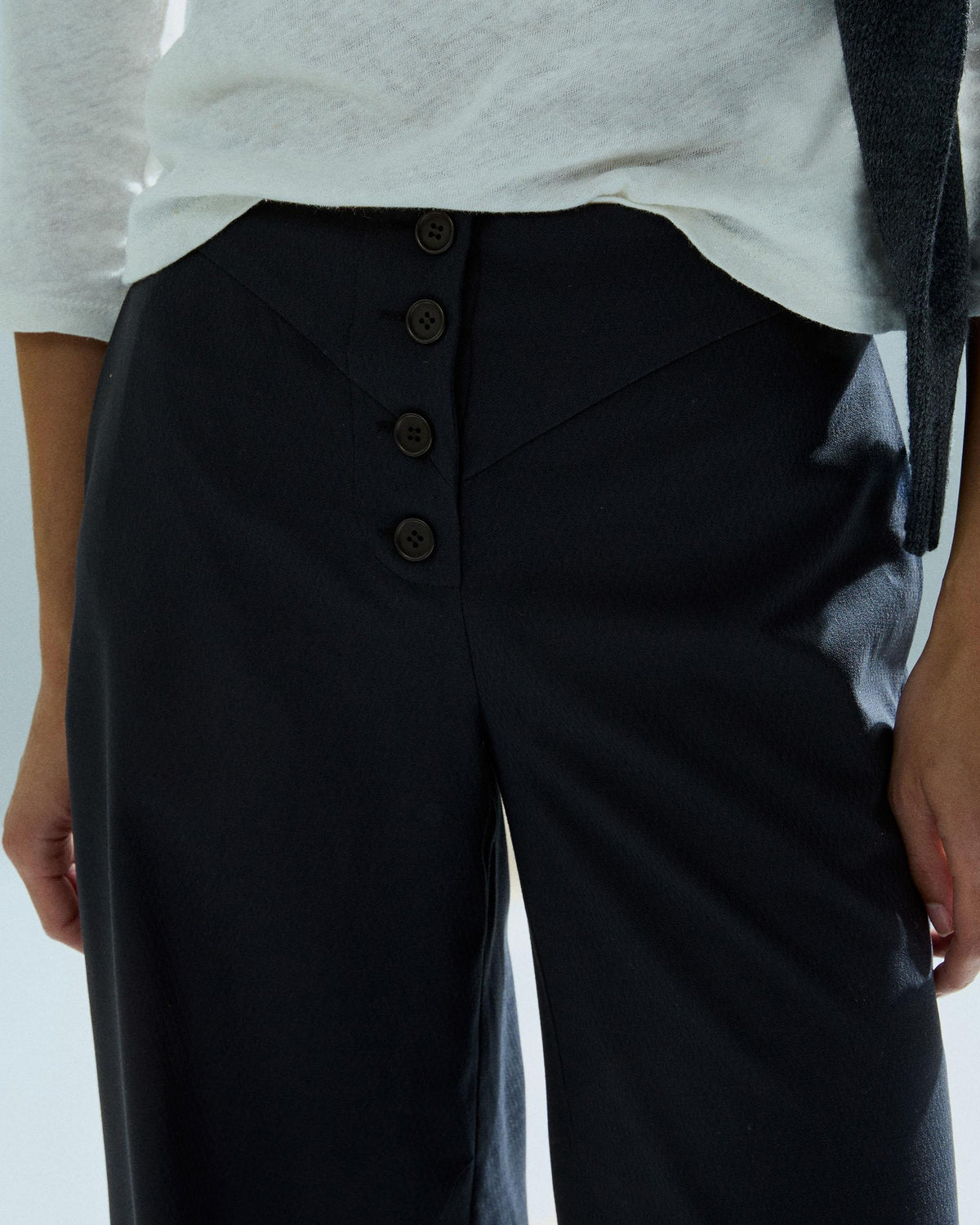 V Yoke Pleated Trousers Dark Blue