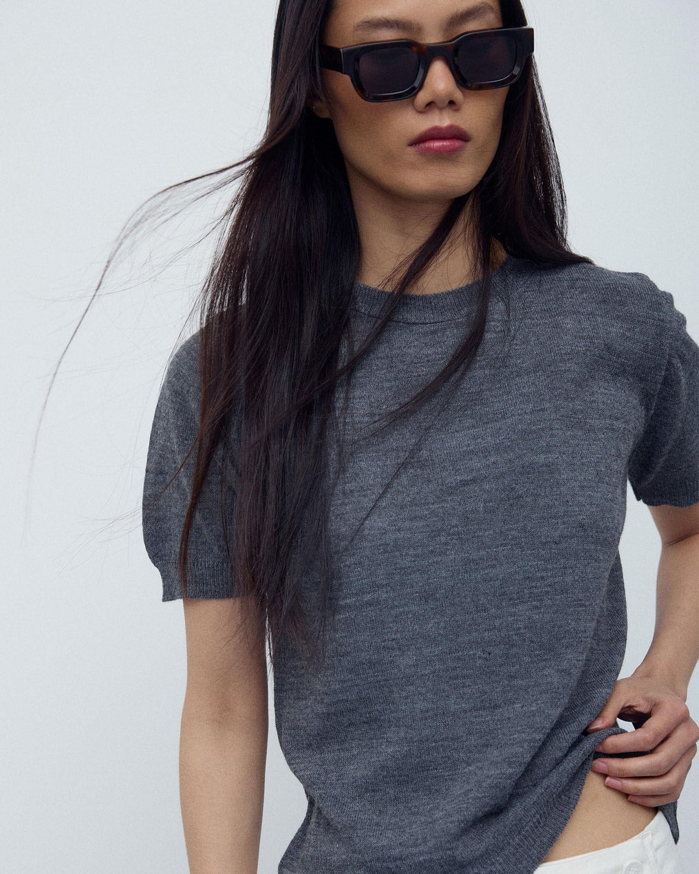 Top Malha Fina Manga Curta Cinzento