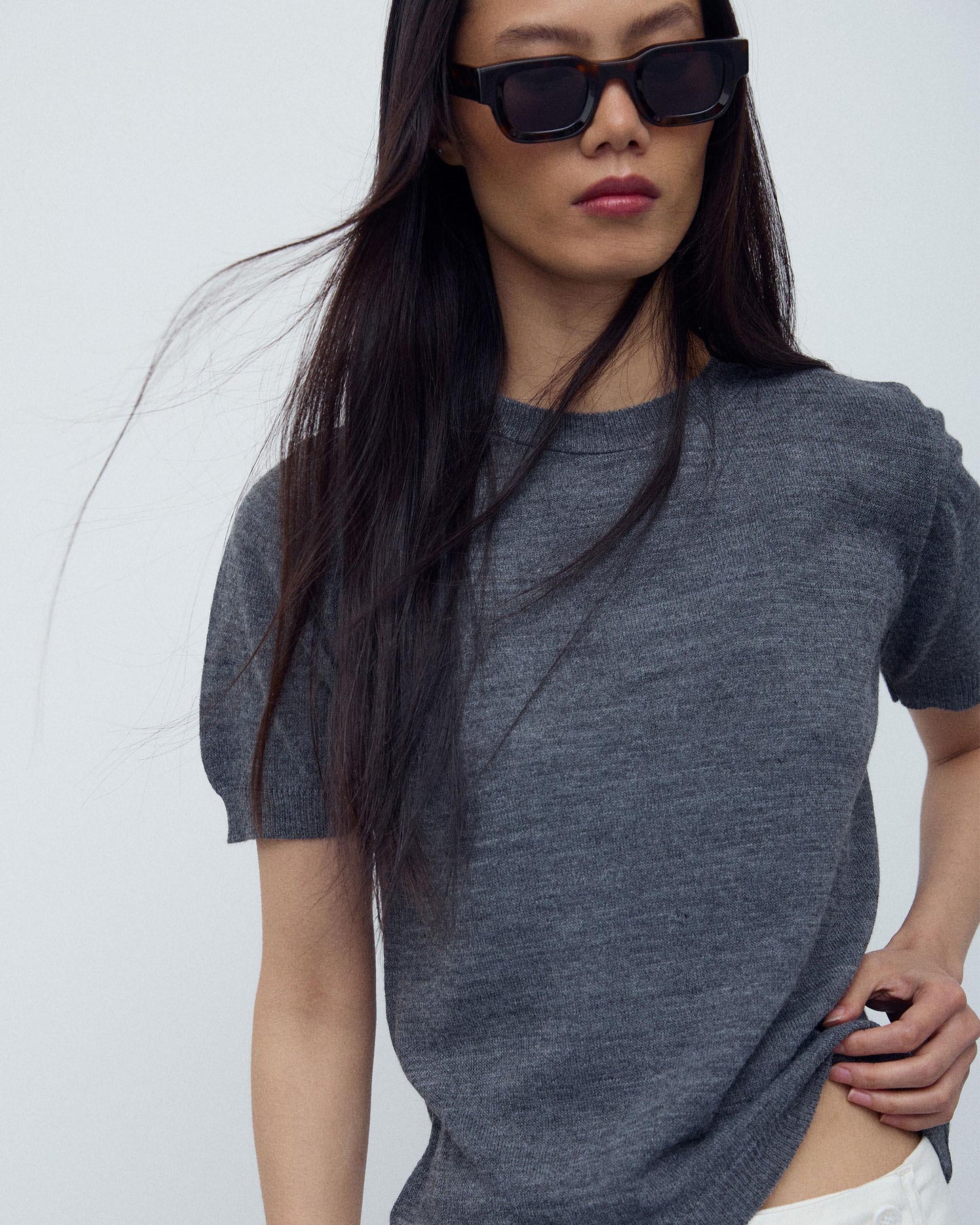 Top Malha Fina Manga Curta Cinzento