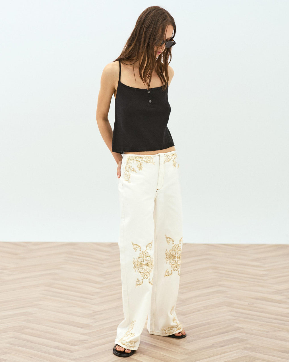 Top Black Button Stitch