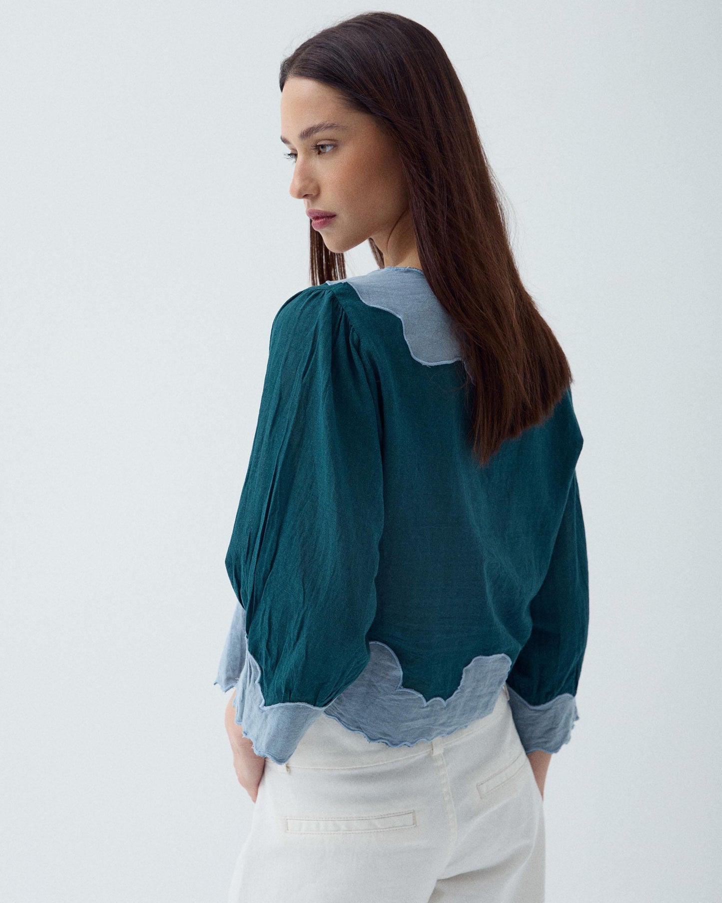 Blusa Manga Francesa Contraste Petróleo