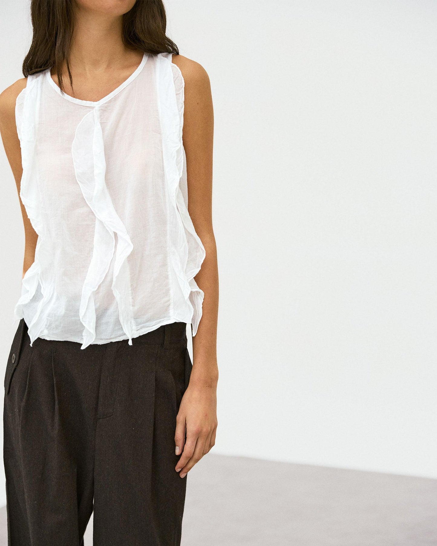 Blusa com Babados Frontais Branca