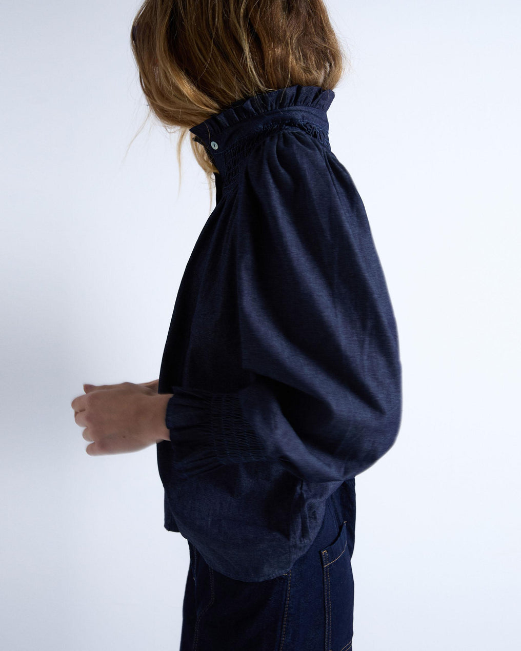 Blusa de ganga de gola alta em ganga azul