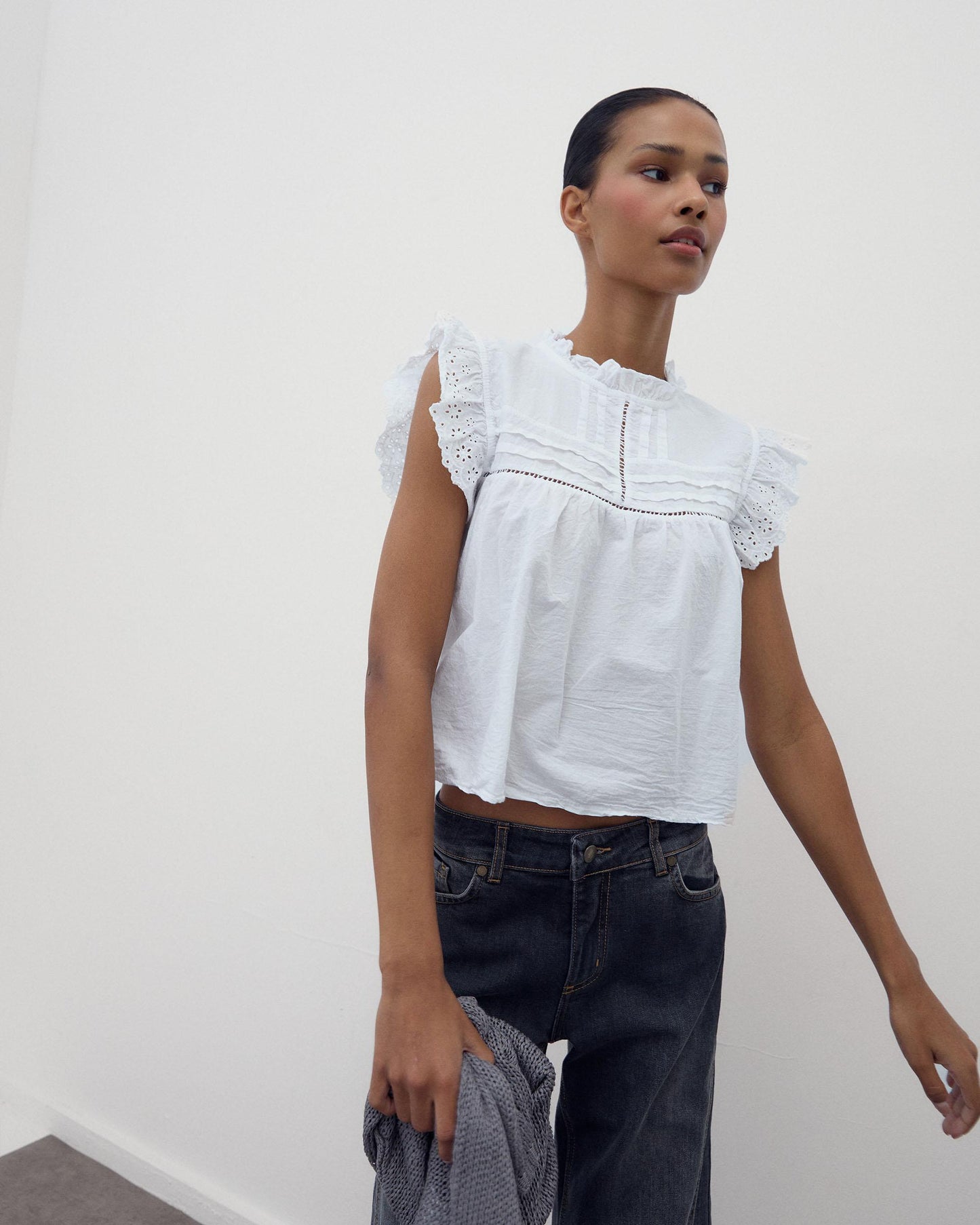 Blusa Mangas Troqueladas Blanca