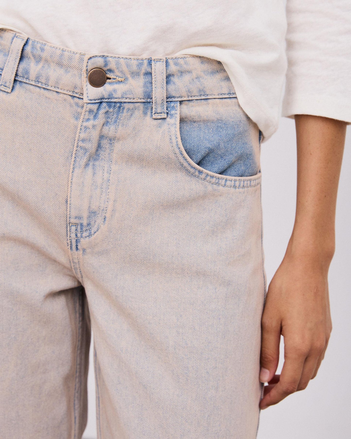 Jeans Bordados Mariposa Beige