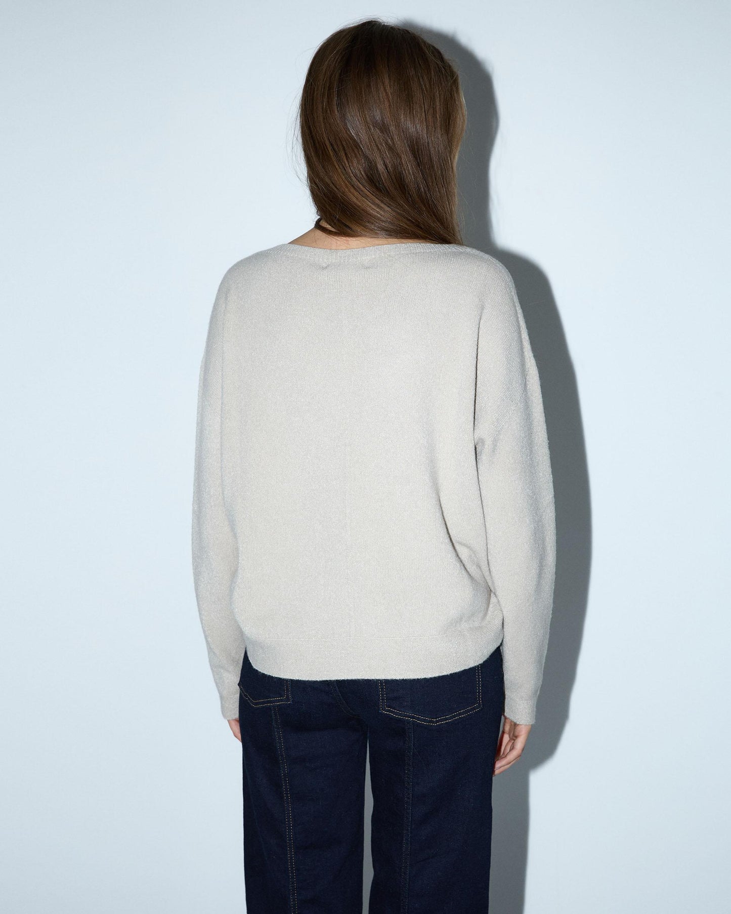 Camisola bege canelada com gola redonda