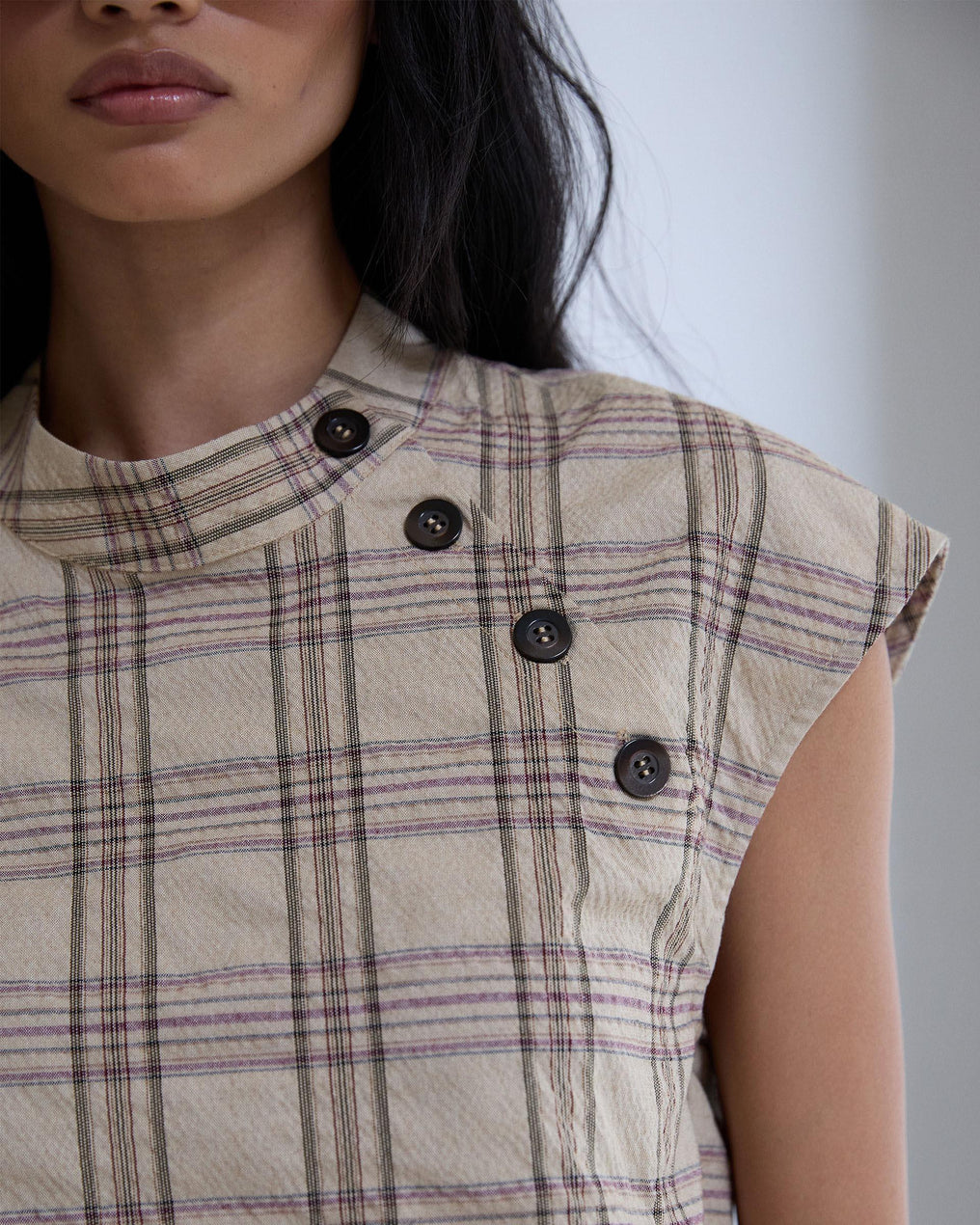 Top Botones Laterales Cuadros Beige