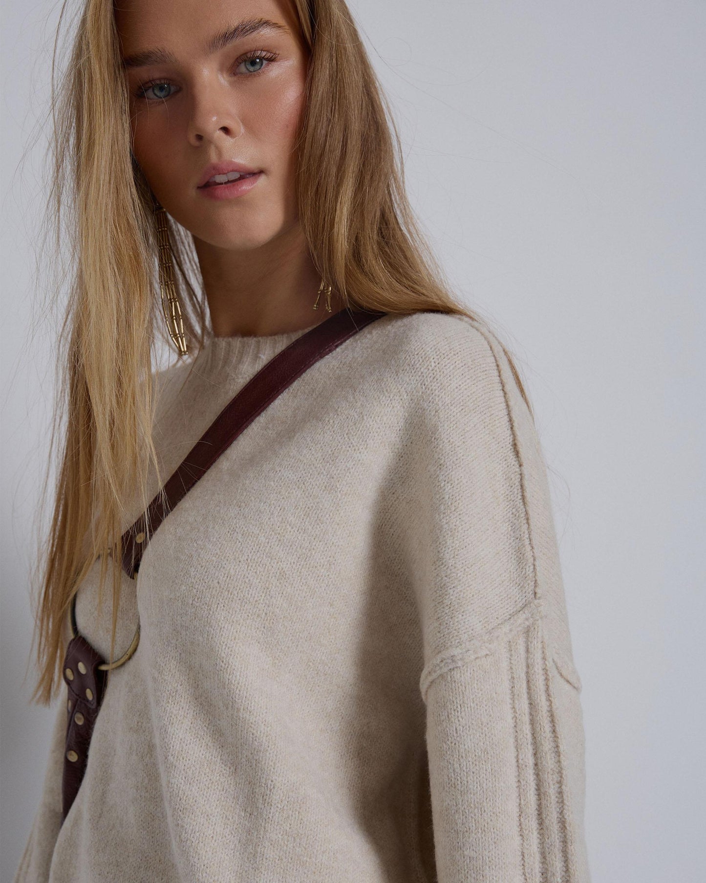 Camisola com costuras nas mangas bege