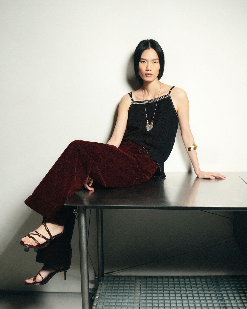 Top Spikes Beads Black