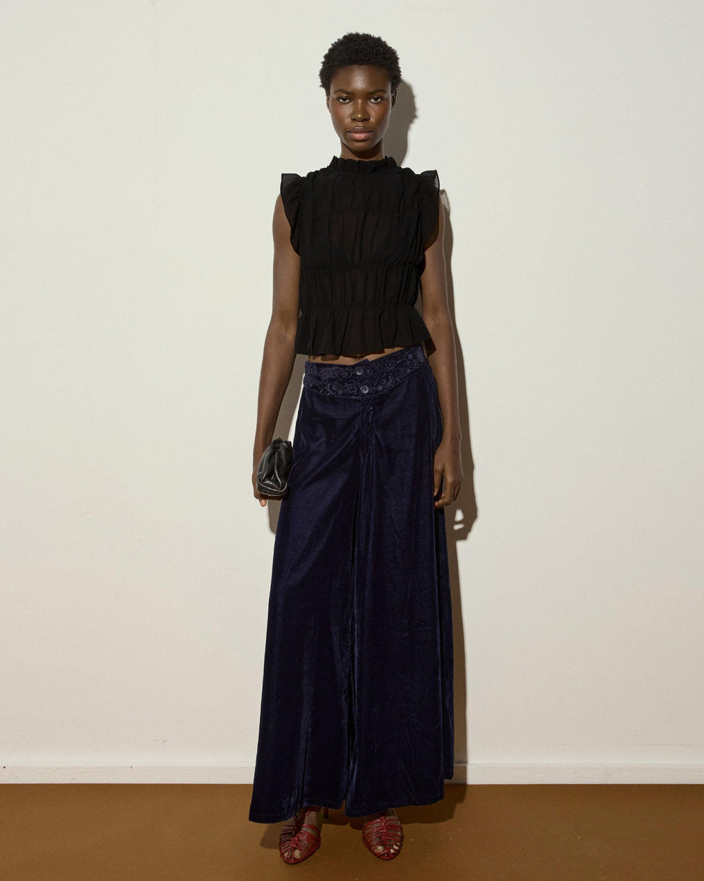 Calças Veludo Bordados Cós Azul Marinho