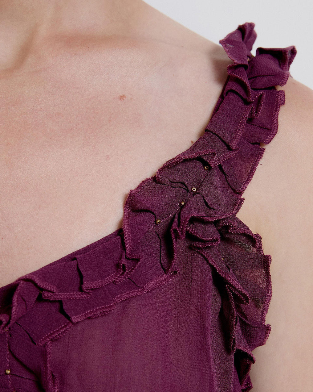 Top Escote V Volante Morado