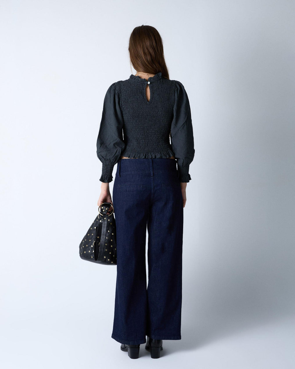 Blusa Nido De Abeja Volante Cuello Gris