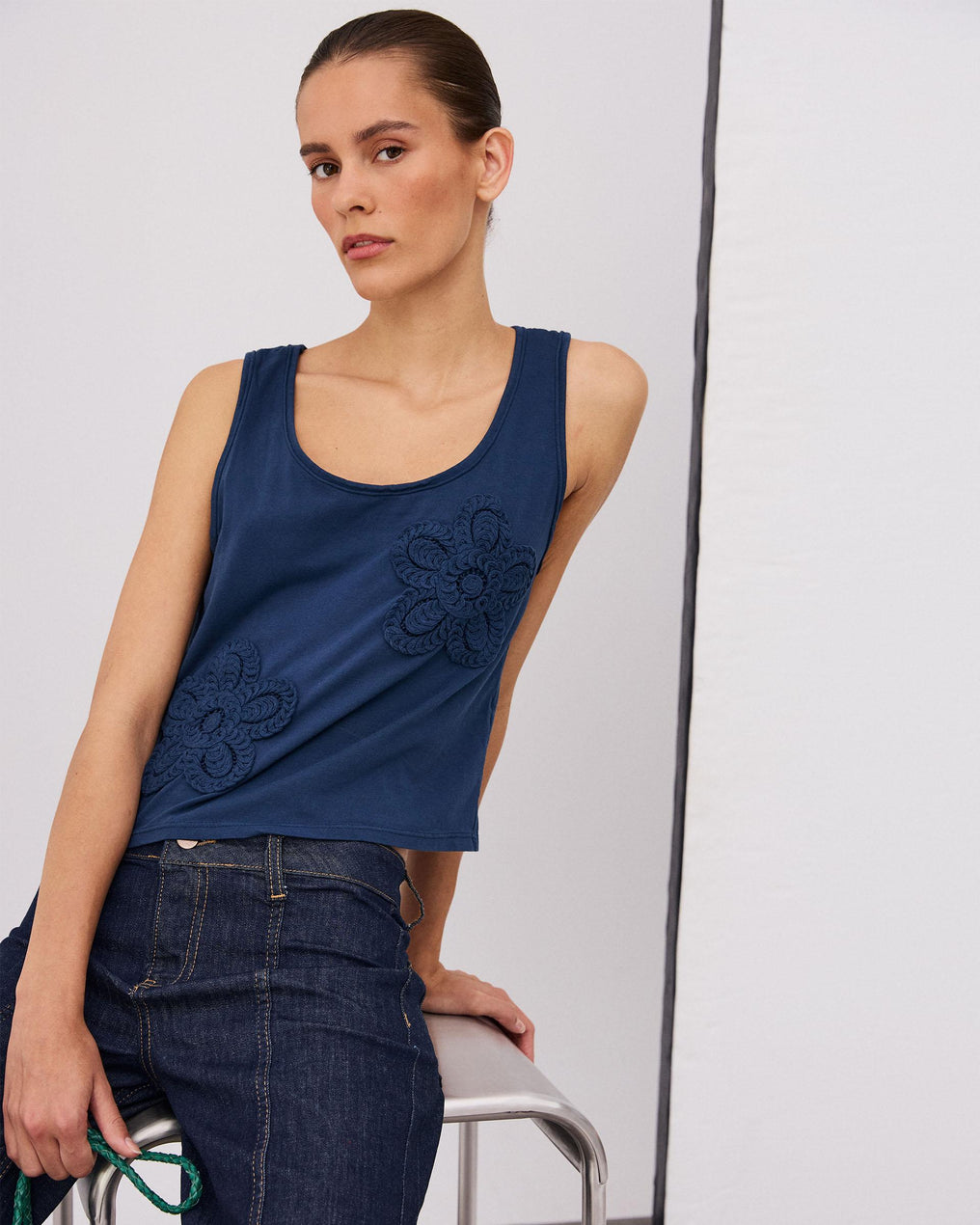 Camiseta Flores Crochet Azul Marino