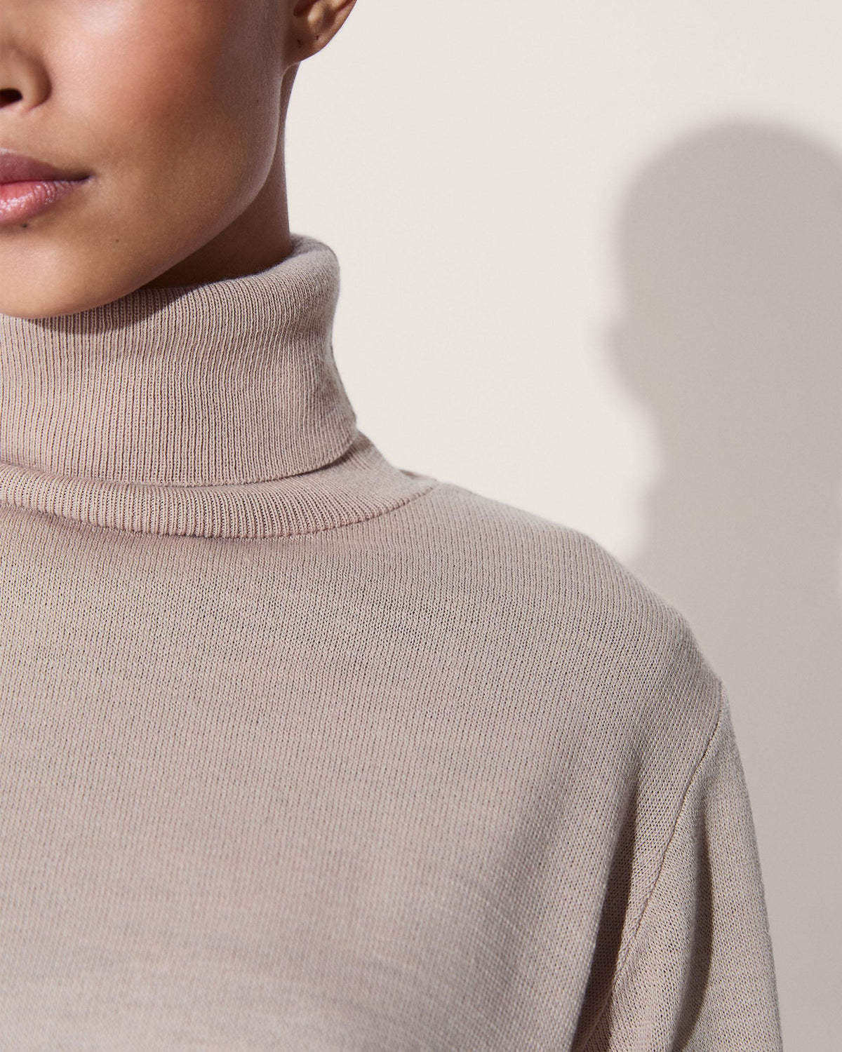 Jersey Punto Fino Cuello Vuelto Beige