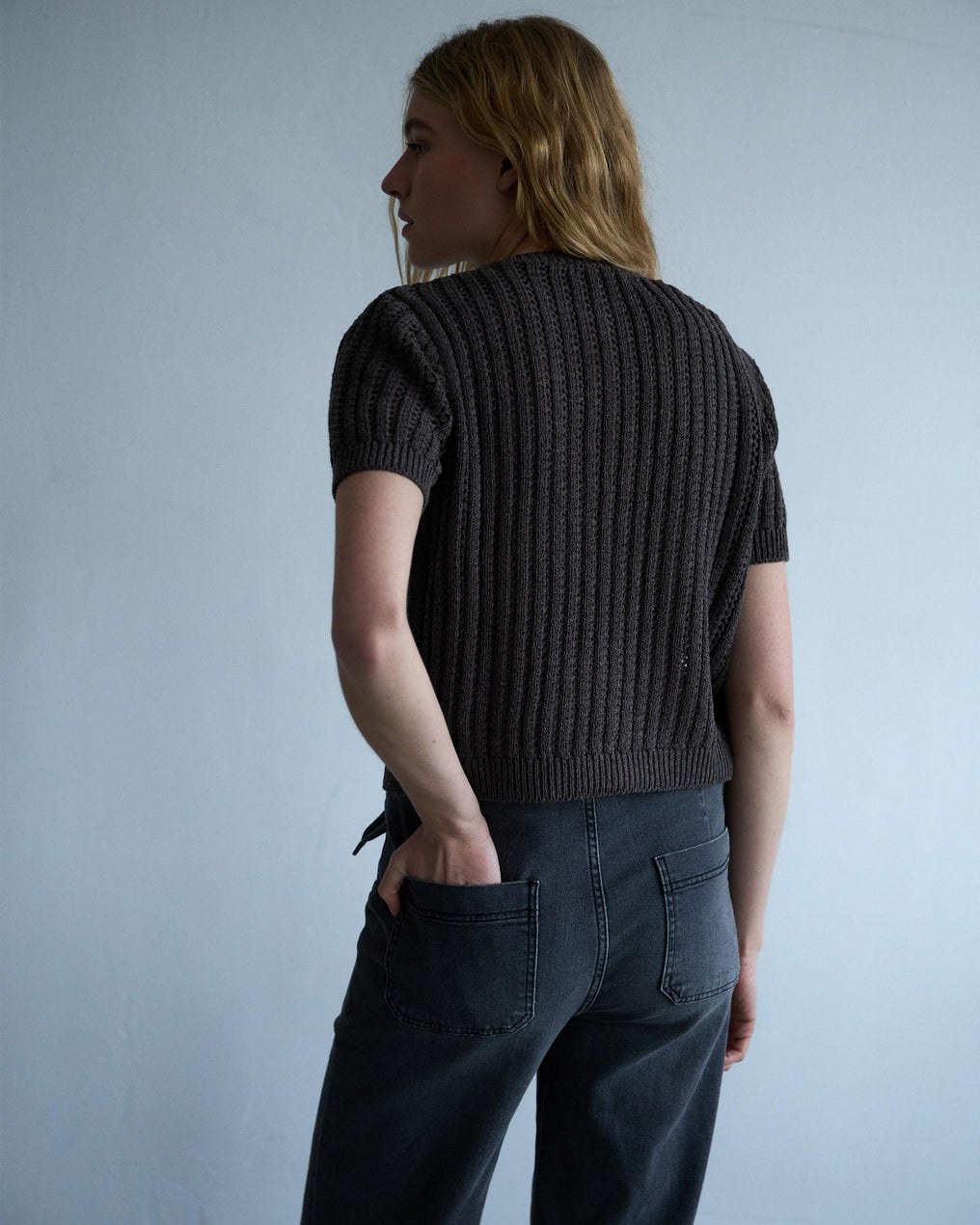 Top Manga Corta Calados Marrón