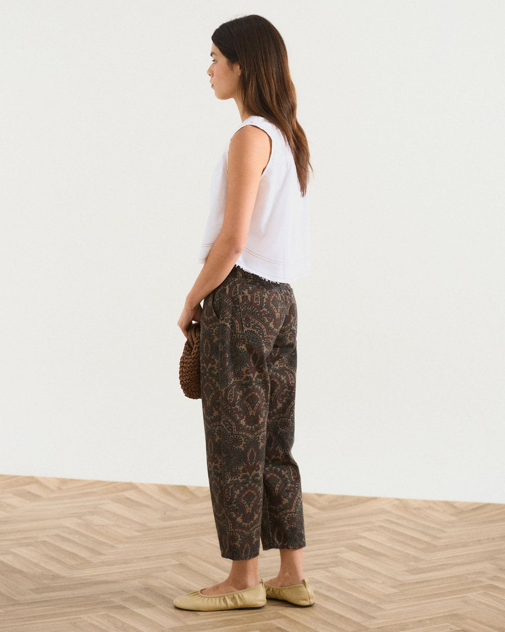 Jeans Balloon Castanhos com Estampado Indiano