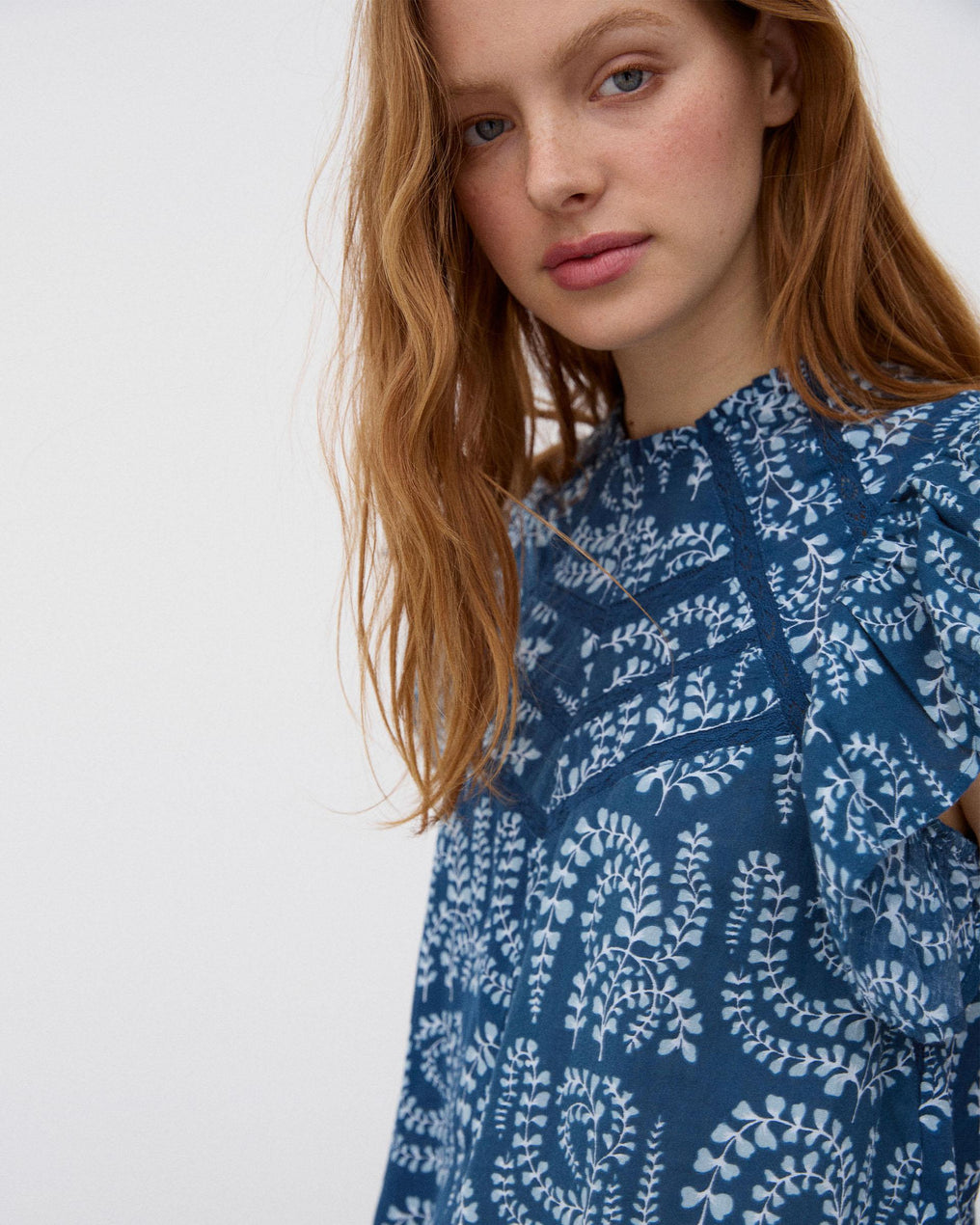 Blusa Manga Corta Volantes Puntillas Estampada Azul Oscuro